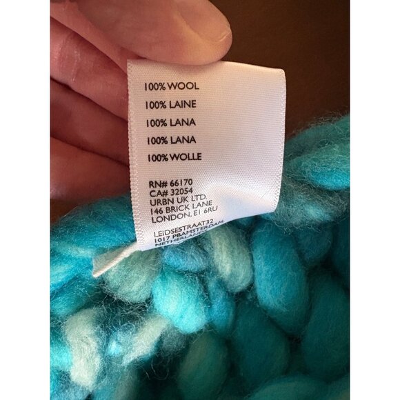 Anthropologie Chunky Knit Wool 50 in x 60 in Oversized Throw Blanket Blue Tones - Picture 12 of 12